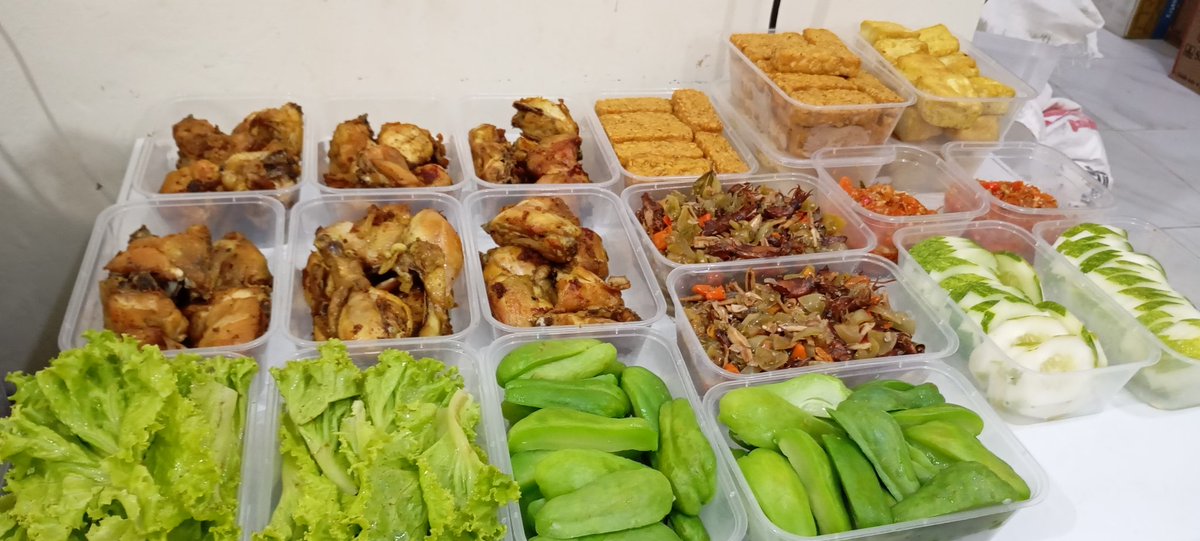 dikkkarang's tweet photo. Makann https://t.co/Z65p4DYgv6