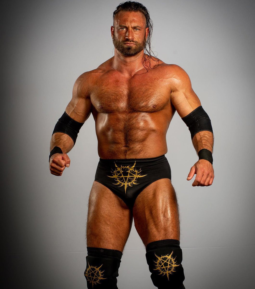 TheForgottenAVD's tweet photo. That boy in your post? He chased ghosts.

The man in this photo? He hunts legacies.

June 15th, the forgetting ends.

#Glory48 #IStandAlone #1WM https://t.co/vrk0sVkMST