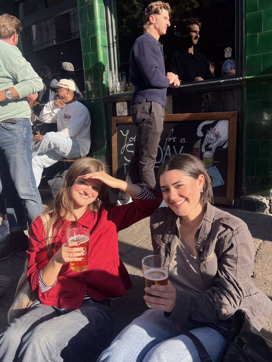 Hump day getting to you? The perfect remedy is waiting for you at the Owl ☀️

The sun is here to stay so pencil in a pint and some rays with your mates on our doorstep 🍻

#summer #sunshine #eastlondon #shoreditch #youngspubs #shoreditch #onredchurchst #lager #pint