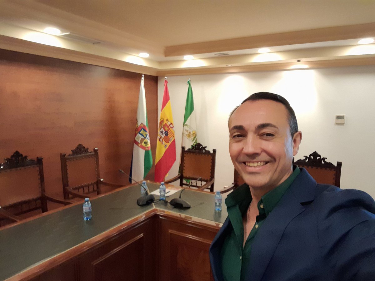 diegodggonzalez's tweet photo. 🏫 ‼️HOY MARTES 20 DE MAYO, MAÑANA DE PLENO EXTRAORDINARIO en el Ayuntamiento De Alhendín‼️

🟢 Donde nuestro Portavoz, @diegodggonzalez, ha votado FAVORABLE en los TRES Puntos tratados:

1️⃣ EXPEDIENTE 2636/2025. RECONOCIMIENTO EXTRAJUDICIAL DE CRÉDITOS.( PARA PAGAR FACTURAS ⤵️⤵️ https://t.co/fYXoM3nZiW