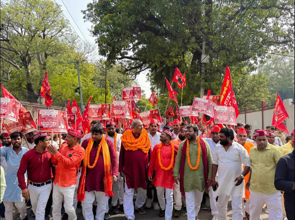 drsanjayknishad's tweet photo. आज जनपद बस्ती में निषाद पार्टी मंडलीय एक दिवसीय संगोष्ठी कार्यशाला के दौरान रैली… https://t.co/tXy7gSSKZ3