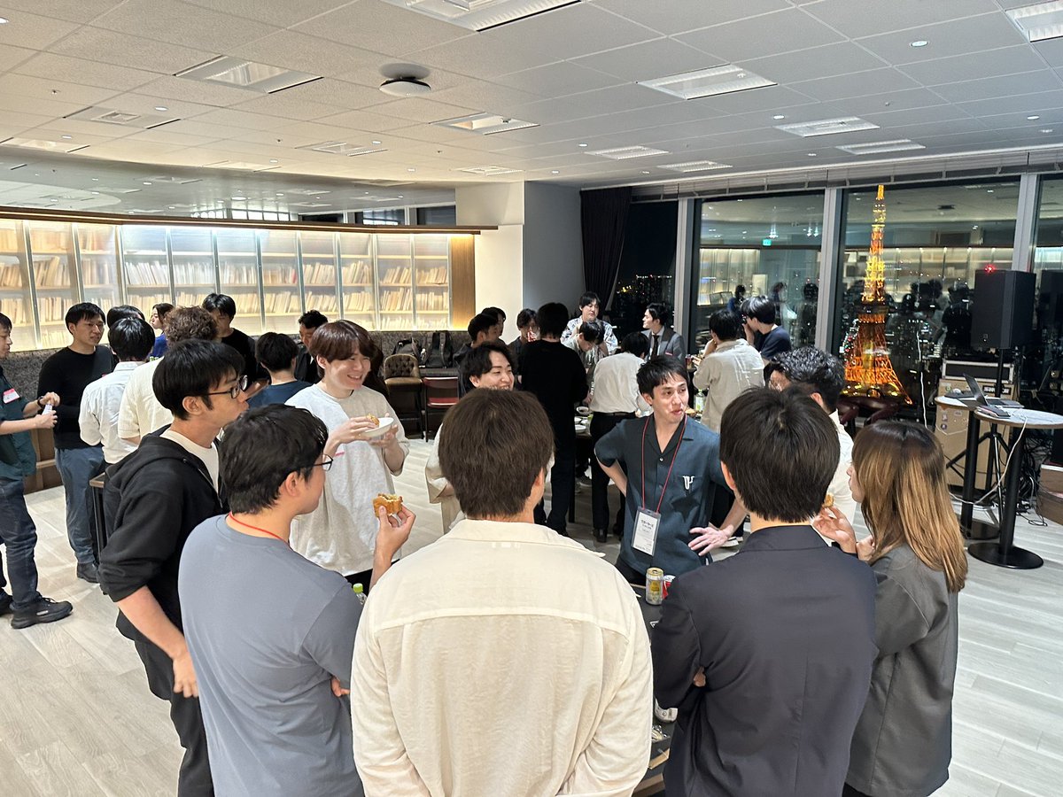 本日はLT勉強会が開催されました。

AI×プロダクト開発の最前線
〜PKSHA、ナレッジワーク、Legalscapeの挑戦〜

というテーマで、PKSHA Workplace成定さん、ナレッジワーク三宅さん、Legalscape津金澤さんがLTを実施。
オンラインで150名、リアルで30名が参加されました。