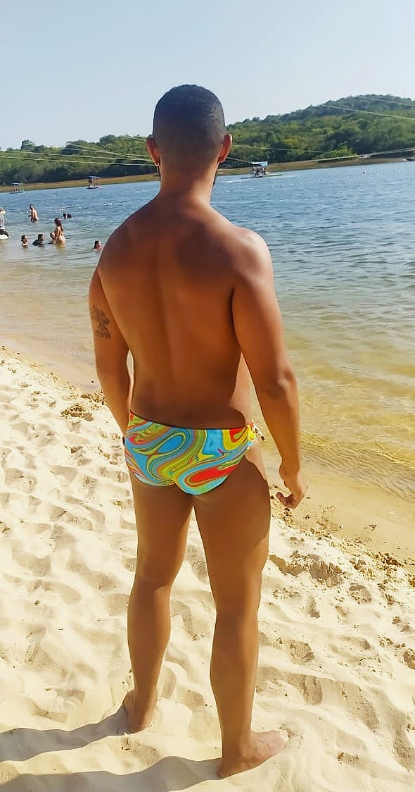 DiegoFe30299931's tweet photo. Quando era gostoso 💪🏼
Hoje sou gostoso 🧠
😂😅🤭
Voltar a treinar pra ser gostoso de ambos os jeitos.
#fotoantiga #homemdesunga @varaldesungas #ohpreto #meumundo #homemtranquilo https://t.co/A8u5JXBnHR
