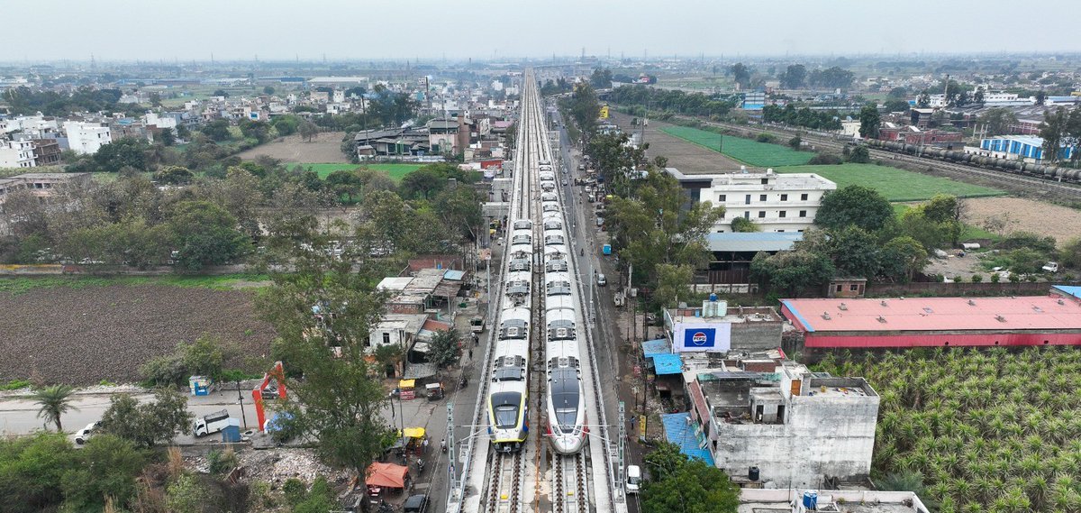 RailAnalysis's tweet photo. India’s First Shared Infrastructure Model: Namo Bharat & Meerut Metro to Operate Seamlessly on Same Tracks
@officialncrtc
#NamoBharat #MeerutMetro #DelhiMeerutRRTS #NCRTC #IntegratedTransport #SemiHighSpeedRail #Delhi #Ghaziabad #Meerut #Modipuram #Begumpul #Railanalysis https://t.co/ISdNpX50pt