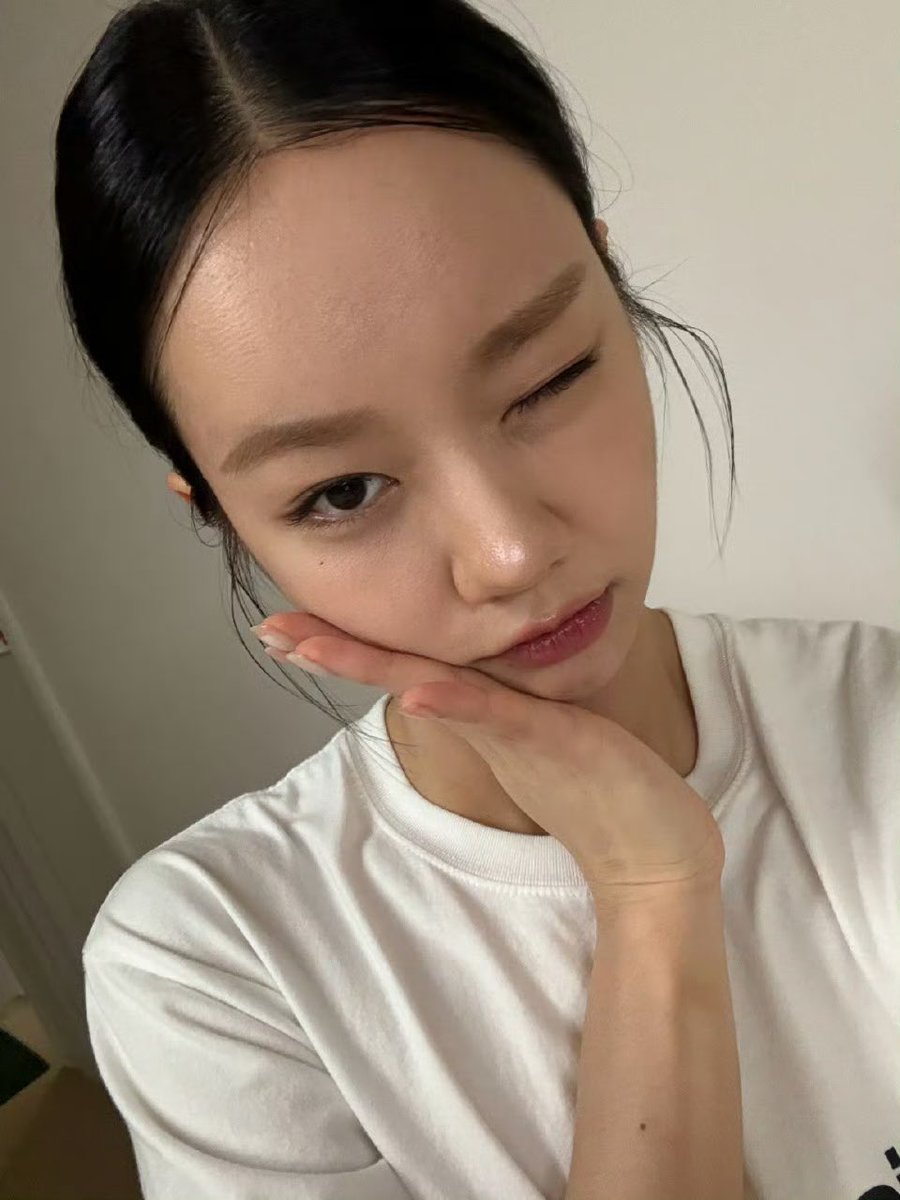 6yeji_'s tweet photo. 귀엽다 520이라고 웨이보도 찾아와줌 ❤️
혜리 이제 워터마크 없이 올릴줄도 안다!! 기특!!! https://t.co/Z6HY15dcfd