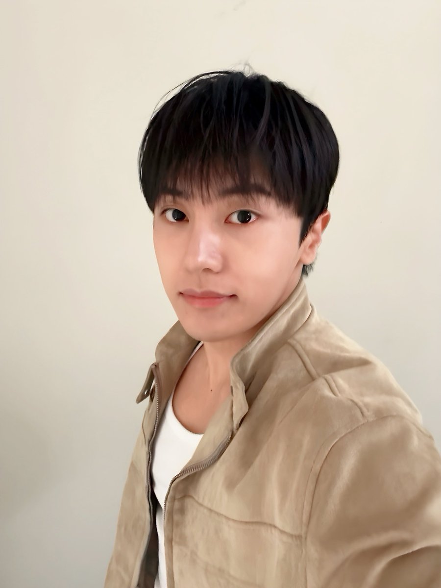 HaessackTV's tweet photo. 배우님 지금 완전 5세대 아이돌미 장착하셔서
그냥 마음따라무대뛰셔도 쌉가넝 https://t.co/52uGJWmw95