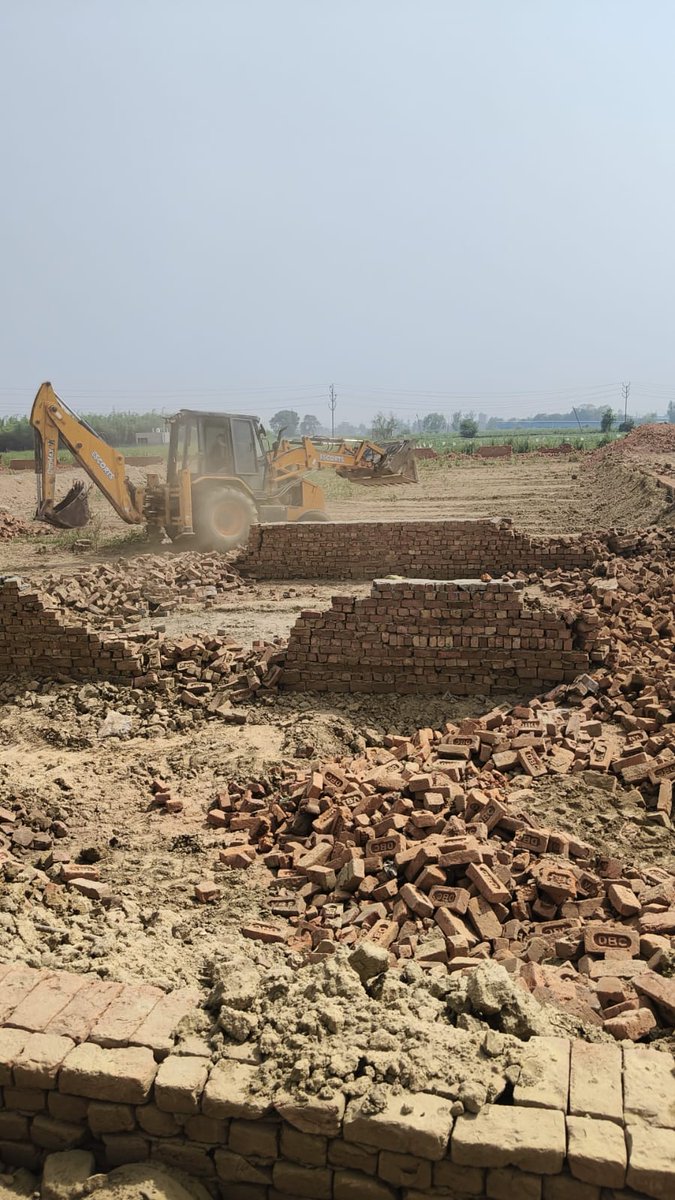 पीडब्ल्यूडी गेस्ट हाउस के पीछे अवैध प्लॉटिंग को ध्वस्त करने से परहेज कर रहा बागपत विकास प्राधिकरण, 150 को नोटिस देकर  2 - 4 पर कारवाई , बाकी पर कारवाई क्यो नहीं ? 
<a href="/baghpatpolice/">Baghpat Police</a> <a href="/BagpatDm/">DM Baghpat</a> <a href="/PwdPwdPwdPwdPwd/">Pwd</a> <a href="/AwasMitraUP/">UPAVP INFO</a>