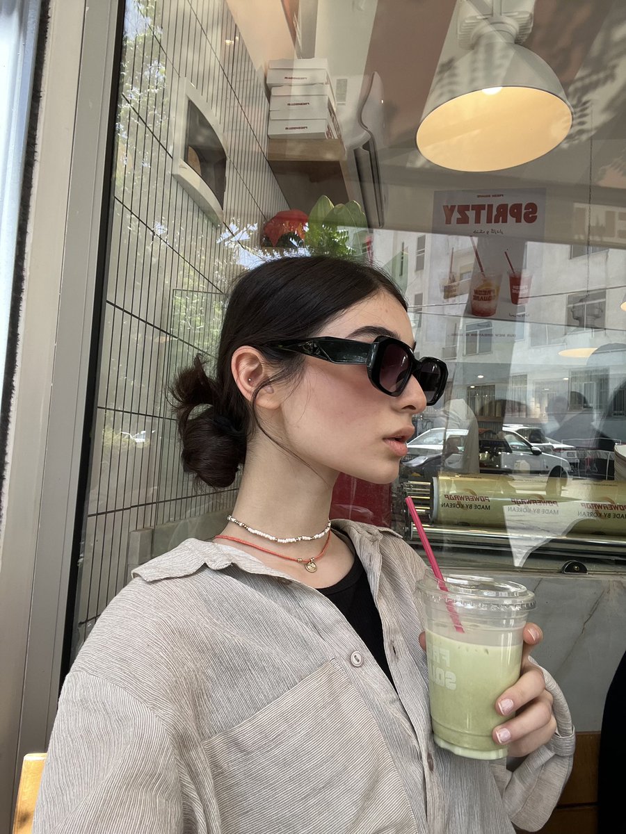 sepitilam's tweet photo. Hiiii 🌞🥤 https://t.co/kZ3f5nWQxs