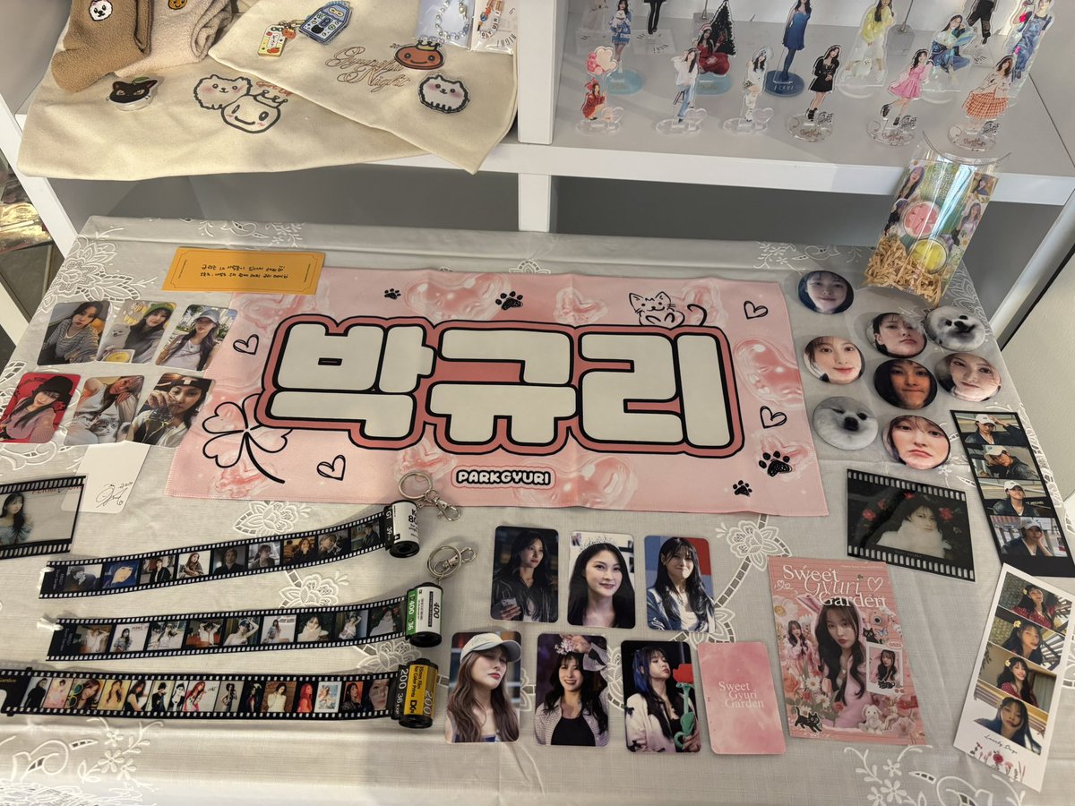 Gyul_Bon_521's tweet photo. 규리로 가득찬 공간에서 행복한 시간 보내고 갑니다💕
생일 카페 열어주신 주최자분들 너무 감사드려요

#Sweet_Gyuri_Garden
#규리의_향기로운_정원 https://t.co/Hjdh6e9psd