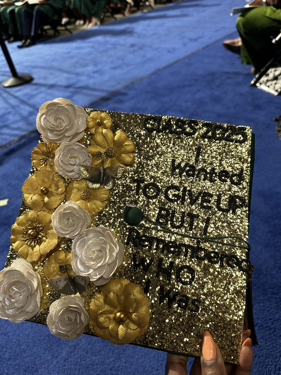 RichlandTwo's tweet photo. ๐ฅCatch all Richland Two graduations on live stream at: https://t.co/gAecLH81Qk
#R2Grad https://t.co/gtqenKdr7R