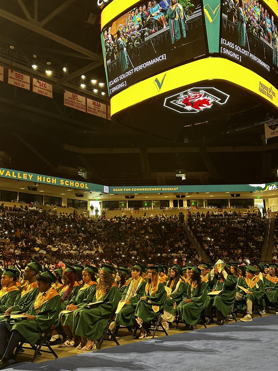 🎥Catch all Richland Two graduations on live stream at: richland2.org/graduation 
#R2Grad
