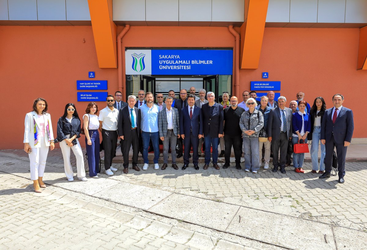 SubuOfficiall's tweet photo. 📝📸 Üniversitemizin 7. yılına ilişkin basın toplantısı düzenlendi. Toplantıda üniversitede son bir yılda yaşanan gelişmeler değerlendirilirken, Nehir Teknokent ve yeni kampüs yerine ilişkin detaylar da paylaşıldı.

Detaylar 👇
🔗 https://t.co/YGpwYbrvqG https://t.co/zUvIhvGXH7