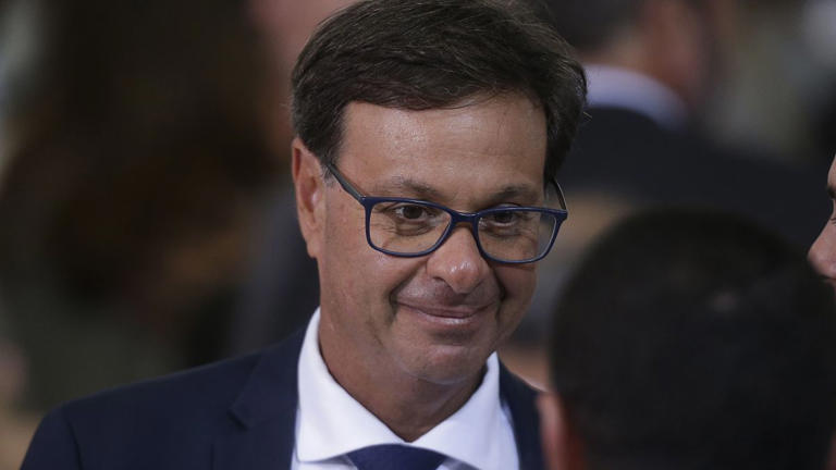 portalMSN's tweet photo. Bolsonaro já gastou R$ 8 milhões da vaquinha e agora o ex-ministro pede mais via Pix. 💸💨 #DebateAberto #VaquinhaPolítica #Bolsonaro 

https://t.co/ggXaE1MoYu https://t.co/BvtiwHShNt