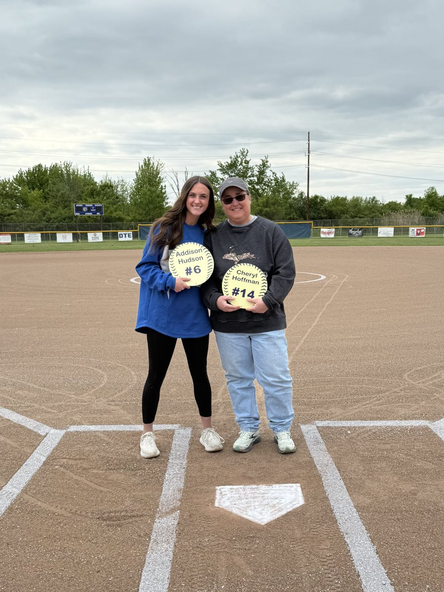 JHS Bears Softball tweet media