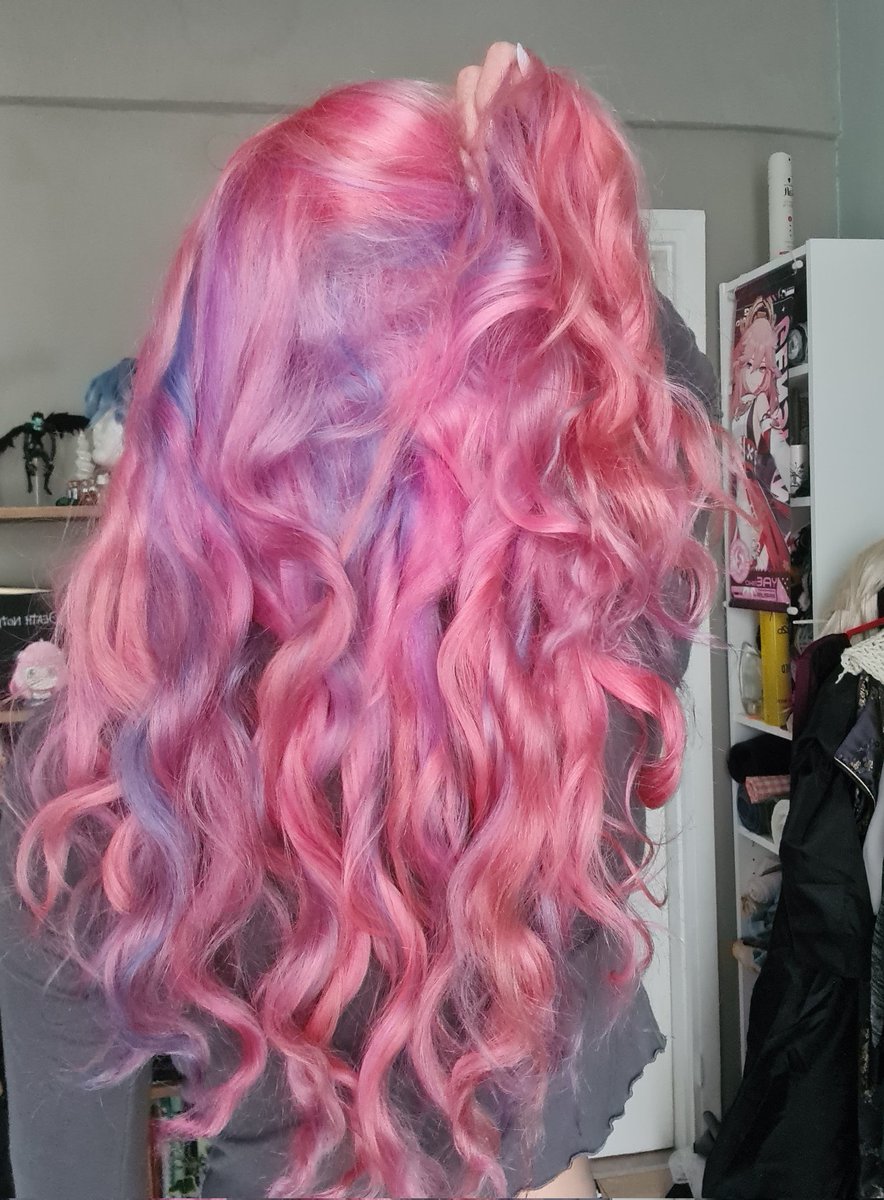 Sannyrosequartz's tweet image. Zrobiłam odrosty i postanowiłam zrobic troche więcej kolorów niż zwykle, tak to wyszło 💖💜💙