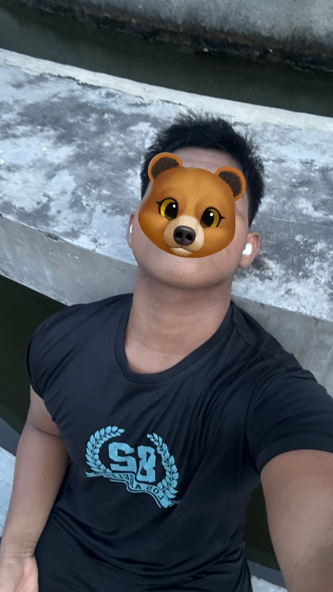 Trader_MerlijnQ's tweet photo. Tadi sore jogging di stadion utama, Rame si tp dikit cuci matanya. Banyak yg slim fit soalnya wkwk https://t.co/rSGtxVN1Qy