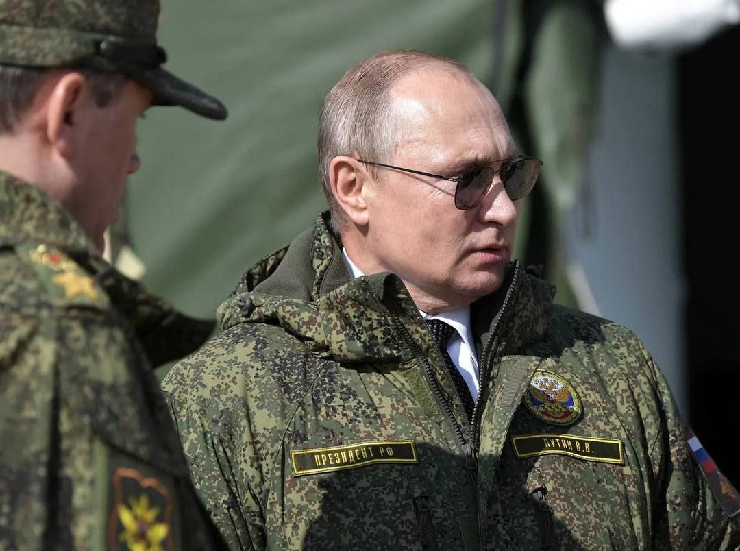 aleksbrz11's tweet image. There is no need to be afraid - whoever is afraid has already lost,"
Vladimir Putin 🇷🇺