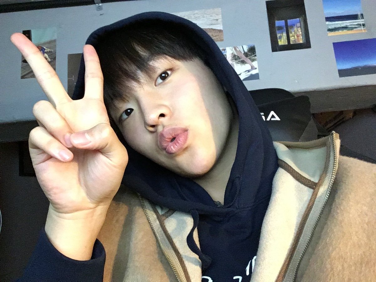 TheKingDom_GF's tweet photo. [MUJIN👑]

<안농>

오늘두 숨 잘 쉬구 갑니당~~

#TheKingDom #더킹덤 #TKD 
#MUJIN #무진 #위버스라이브 https://t.co/KH8SPYkolp