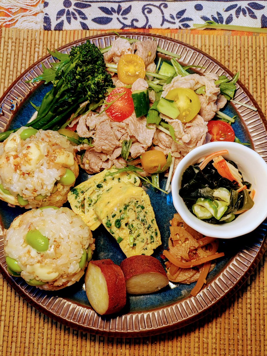 最近のご飯⸜(*ˊᗜˋ*)⸝
3枚目のは一度やってみたかったやつ。
理想の夜食( ◜࿀◝ )
こういうのでいいんだよこういうので
1枚目は半田そうめんっ
1年ぶりでしたが美味しゅうございましたっ 