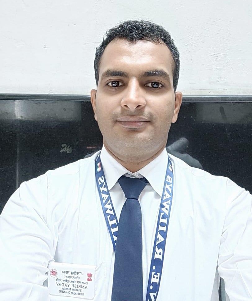Shri Amrish Yadav, Station Master at Marahra Station in the Izzatnagar Division, NE Railway, has secured AIR 72 in the prestigious Indian Forest Service (IFS) examination conducted by UPSC. His dedication &amp;grit are truly admirable. 
we extend our best wishes💐 
#UPSC #upscresult