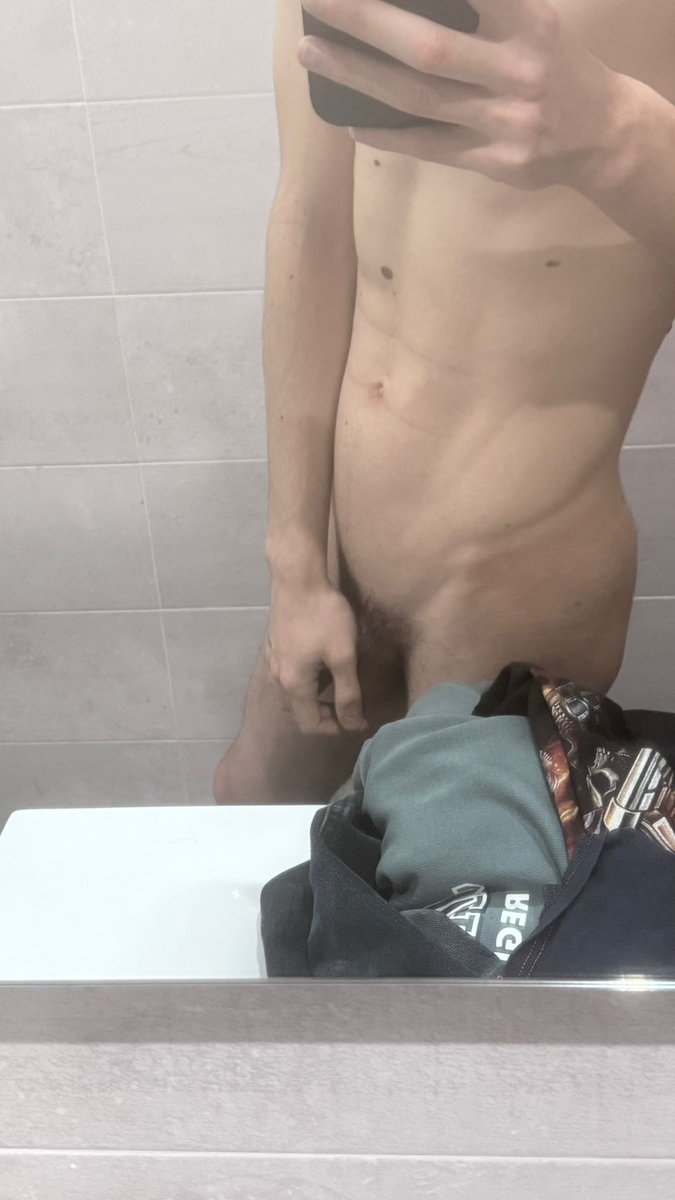 RaulDiamond_X's tweet photo. Mamada express en mi ascensor por solo 15€ hoy 🛗 
A domicilio 35€ 🔥

#gaybcn #gaybarcelona #discreto #masculino https://t.co/rTK158ScJl
