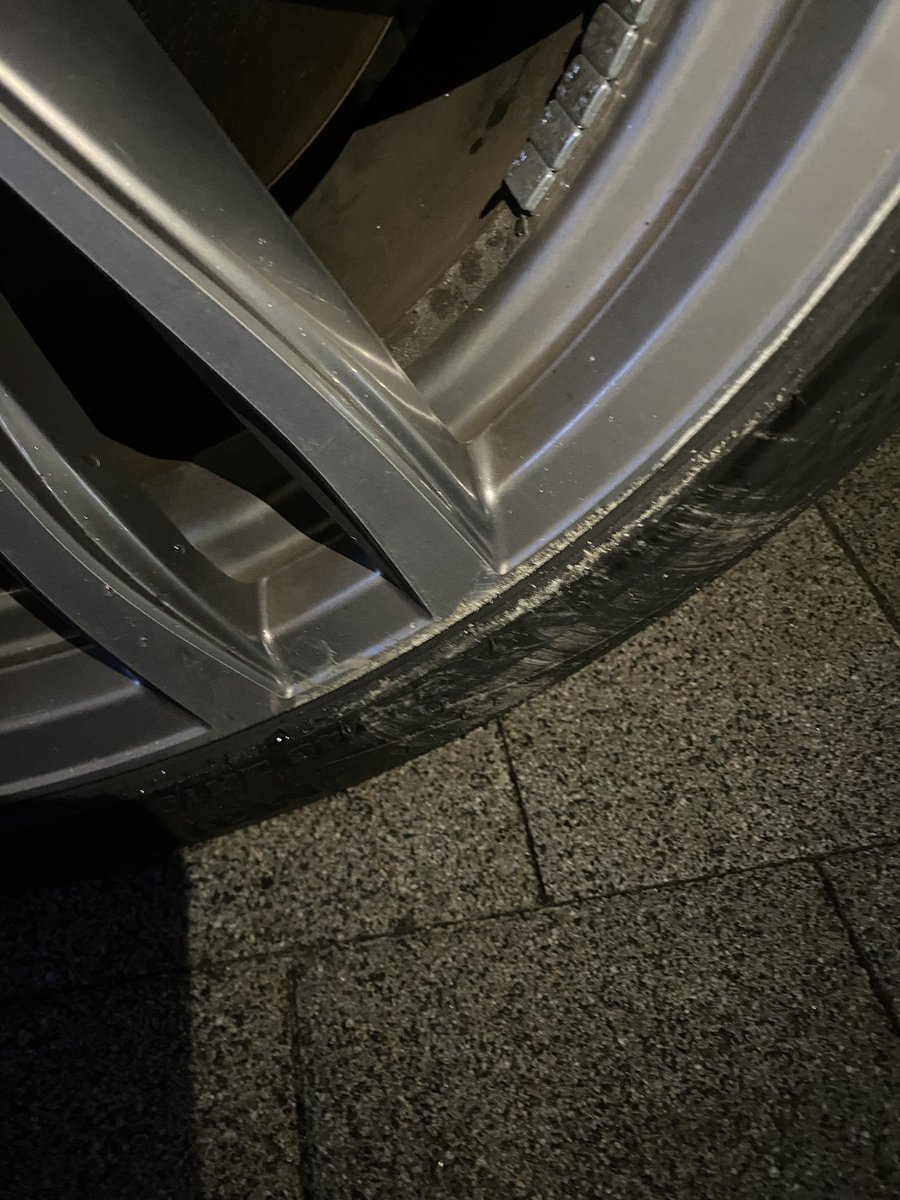 휠 아작 슬프구나