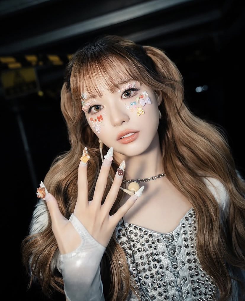 最近は、もうずっと、ジュリアの毛量および髪質、そして髪の長さに恋焦がれてる(変態)！！！！！！このボリューム感たっぷりだけどちゃんと潤いもある大ぶりのリッチなカールは、限られた人間にしか再現できない！！！そういう意味でも彼女は選ばれし存在！！！天才的なアイドル様！！🐿️