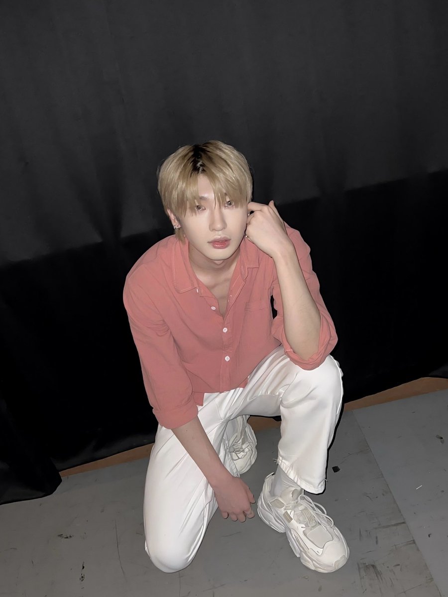 XODIAC_MEMBERS's tweet photo. [#다빈] 

️세계인의 날 행사에
초대해주셔서 감사합니다 ! 🙇🏻🤍

#XODIAC #소디엑 #DAVIN #다빈 https://t.co/TdCSa8xegr