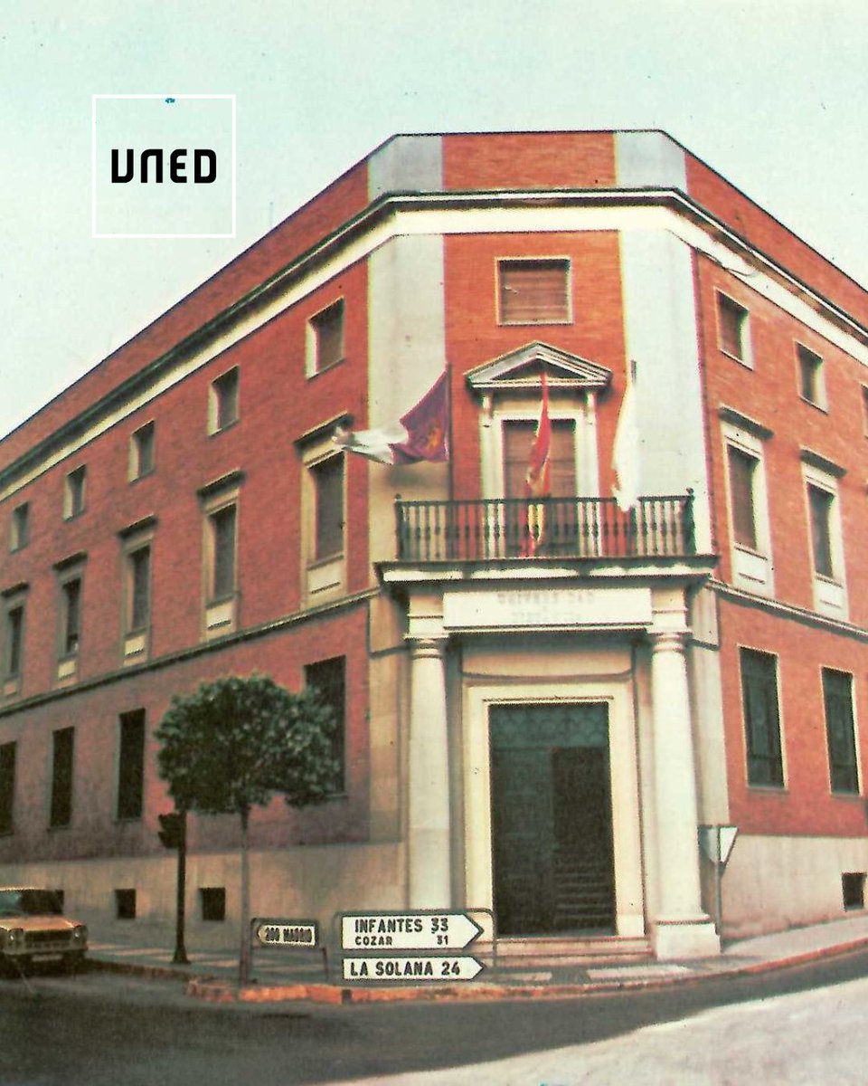 🏛️ El edificio de la UNED en Valdepeñas, antigua sede del Banco de España,  cumple 80 años