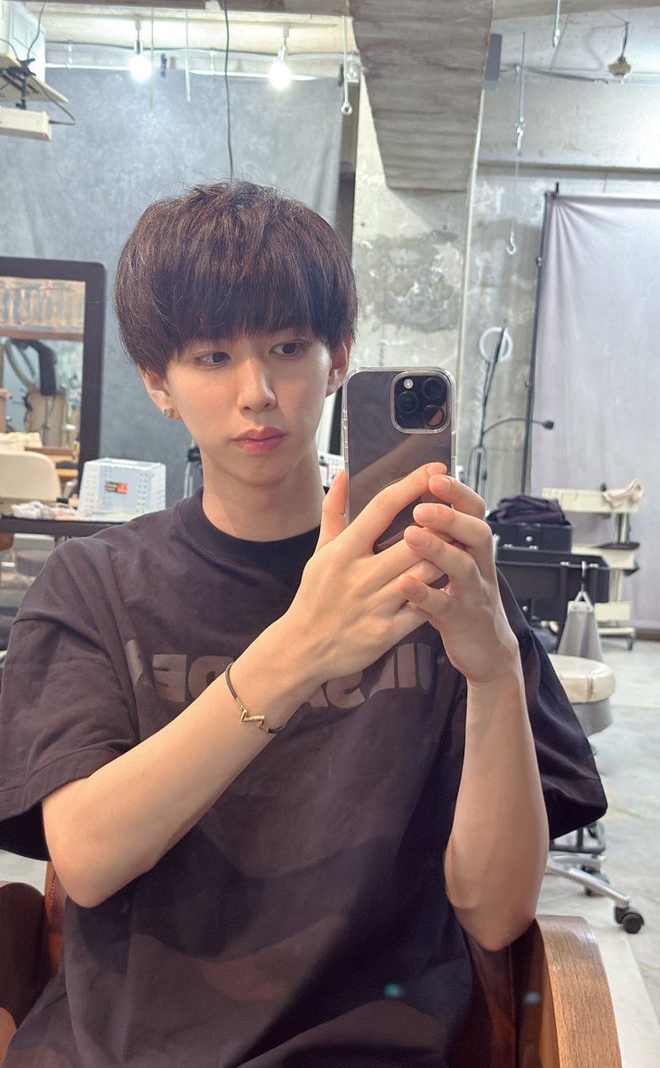 hajimesyacho's tweet photo. 髪の毛切った！！！ https://t.co/uUriV9h8ot