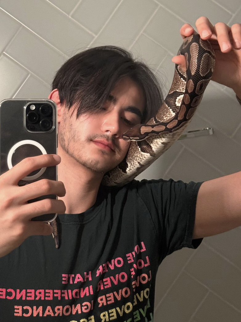 I’m Drake. I have a snake. I’m Hufflepuff….