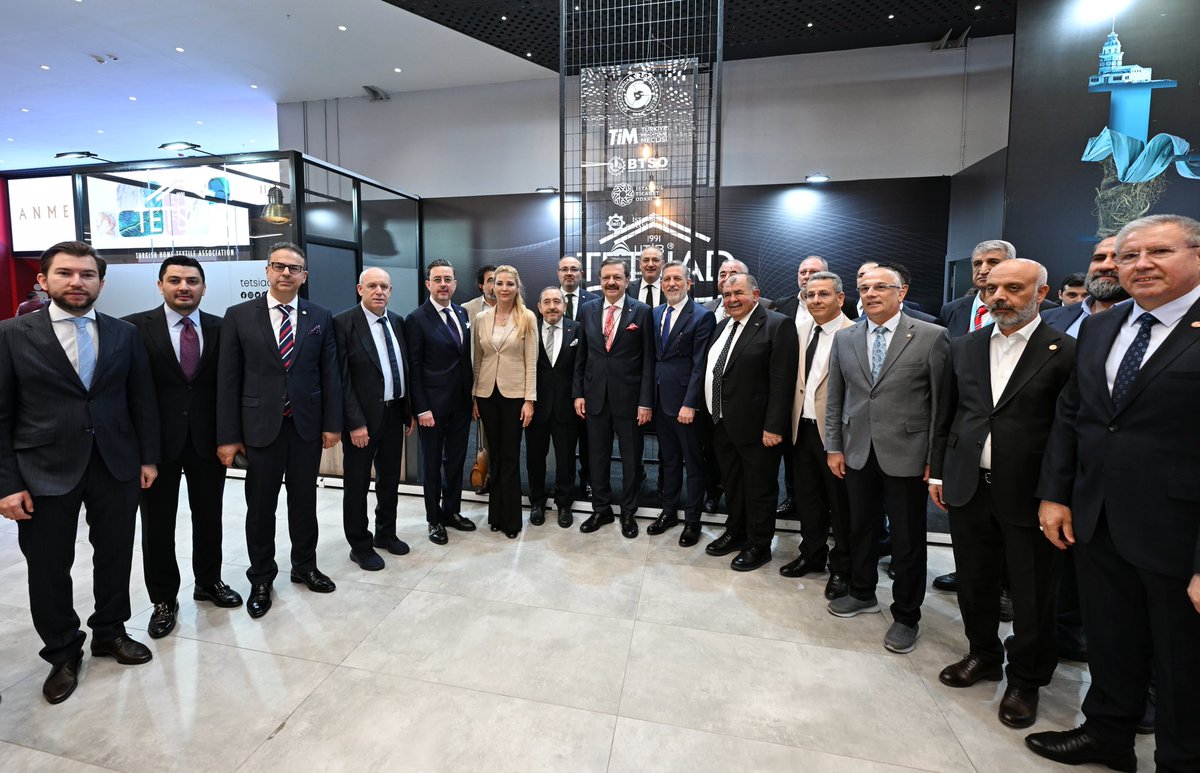 GBorsasi's tweet photo. Bursa Ticaret ve Sanayi Odası Yönetim Kurulu Başkanı İbrahim Burkay’ın ev sahipliğinde Türkiye Odalar ve Borsalar Birliği(TOBB) Başkanımız Sn. M.Rıfat Hisarcıklıoğlu’nun teşrifleriyle https://t.co/jbYOwyjaoL
@RHisarciklioglu 
@ibrahim_Burkay https://t.co/tedk5pBPIP