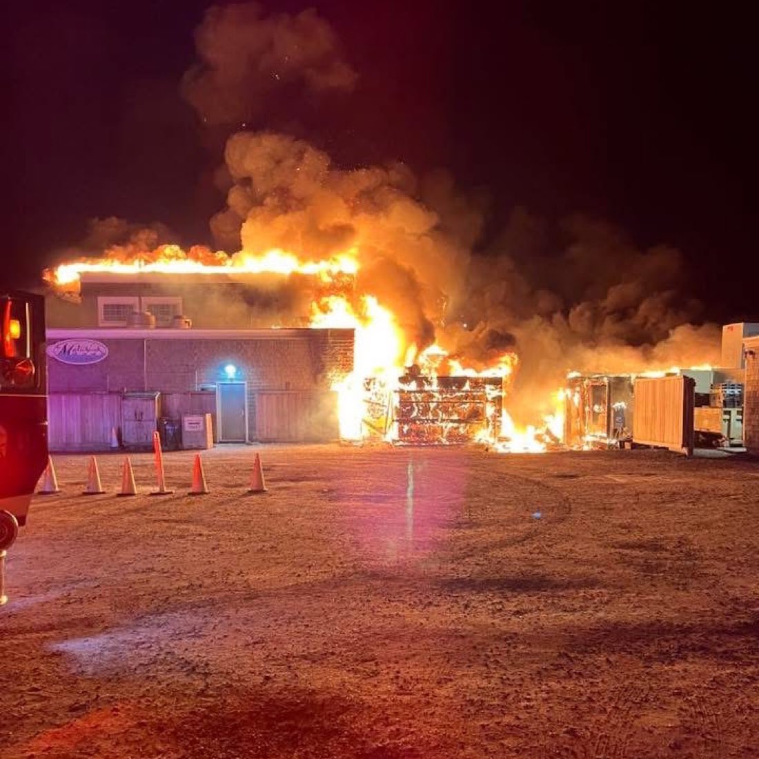KJP's tweet photo. Absolutely heartbroken to see Matunuck Oyster Bar go up in flames last night. One of the most iconic spots in Rhode Island. So many memories—summer dinners, dockside laughs, fresh oysters with a view. Praying they’re able to rebuild. A true New England treasure. 🙏🏻🦪 https://t.co/aVRG6NsQoM