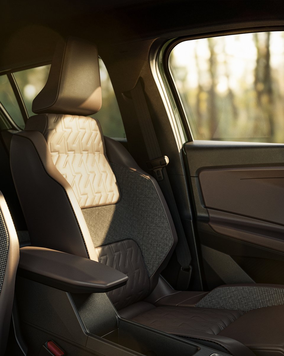 RenaultSI's tweet image. V notranjosti koncepta #Renault4 #Savane #4x4, 100 % električnega vozila, vladata eleganca in prefinjenost.
Oblazinjenje, armaturna plošča in notranjost vrat v bogato rjavi tkanini. "Houndstooth" vzorec na stranskih ploščah in motiv številke 4 na naslonjalih.