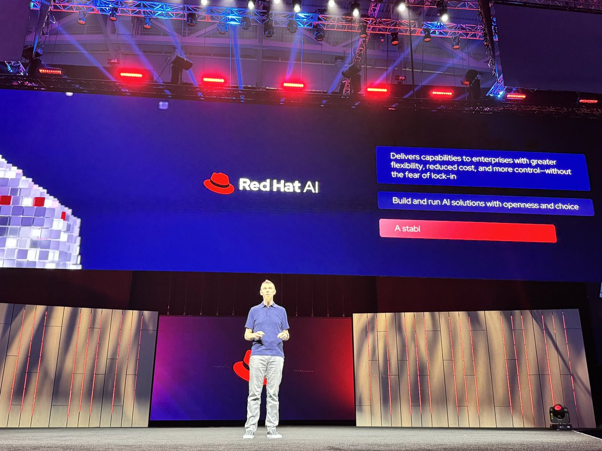 pipeliz_tech's tweet photo. @redhatla @ImpactoTIC @TECH_cetera Cualquier #acelerador, cualquier #nube, todo al estilo #OpenSource pero con la estabilidad propia de @redhatla para que los proyectos lleguen a #producción y produzcan #valor https://t.co/Lv53EcMzvG