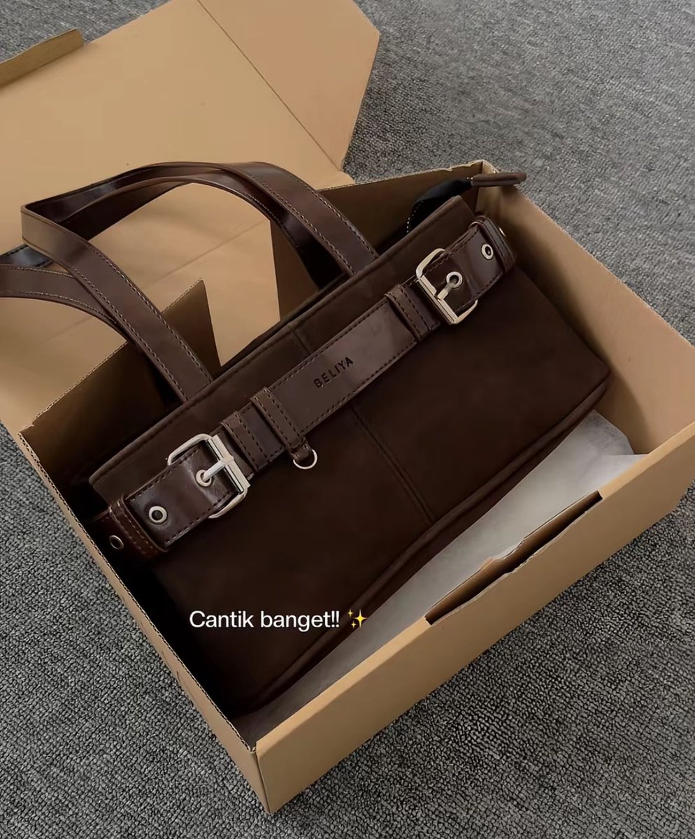 myorensarea's tweet photo. cakep banget guys ini shoulderbag nya udah ada "rain cover" nya. jadi kalo kena hujan pun bakalan aman. brand lokal punya nih 🤗🎐🎏🔛🔝👍 https://t.co/Q1i6UjfRjW