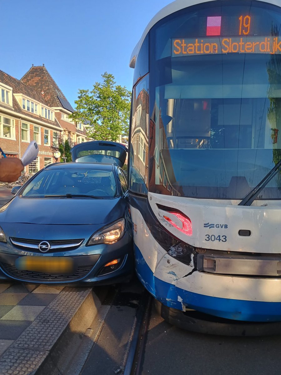 Dierenambulance Amsterdam tweet media