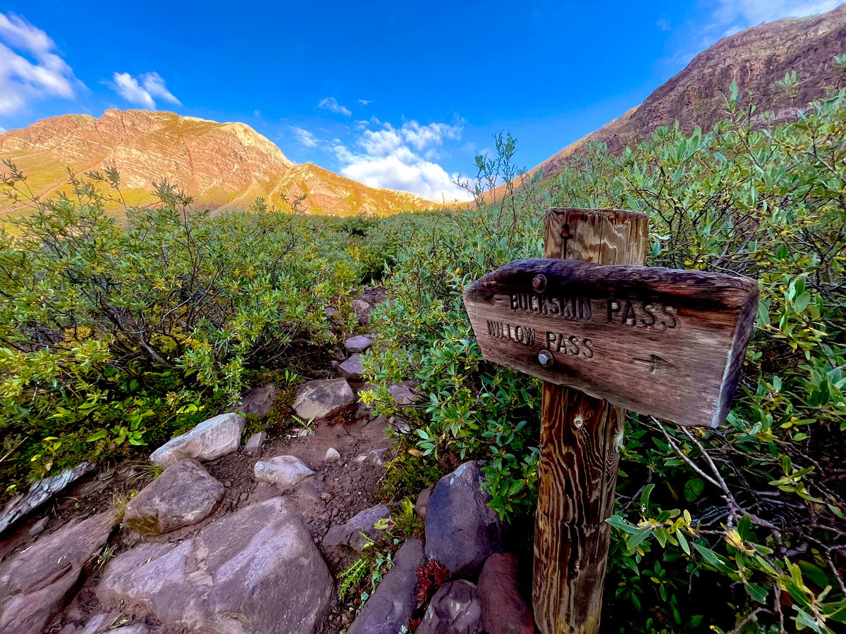DagobertoRK's tweet image. It’s Trail Tuesday‼️
QP or drop a pic of a trail you love exploring!

Here’s mine: Buckskin Pass, Maroon Bells Wilderness, CO.

#TrailTuesday #HikingHeaven #ColoradoTrails