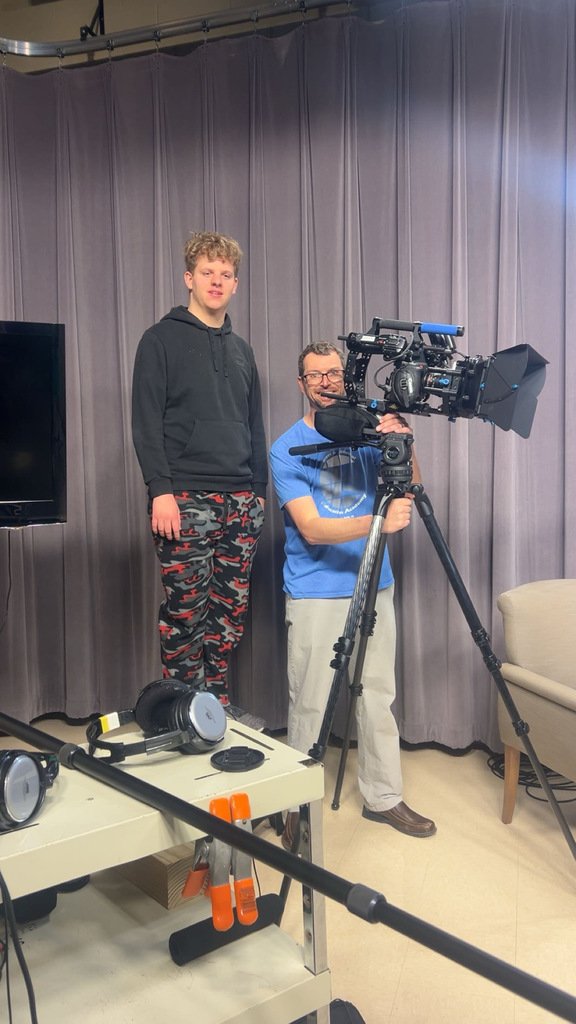 CTEAcademySF's tweet image. 🎬 Behind the Scenes! 🎥

Check out these sneak peeks from our awesome A/V Production crew! From setting the stage to capturing every moment, they keep the show running smoothly.

#BehindTheScenes #AVCrewMagic #CTEProud #StudentProduction