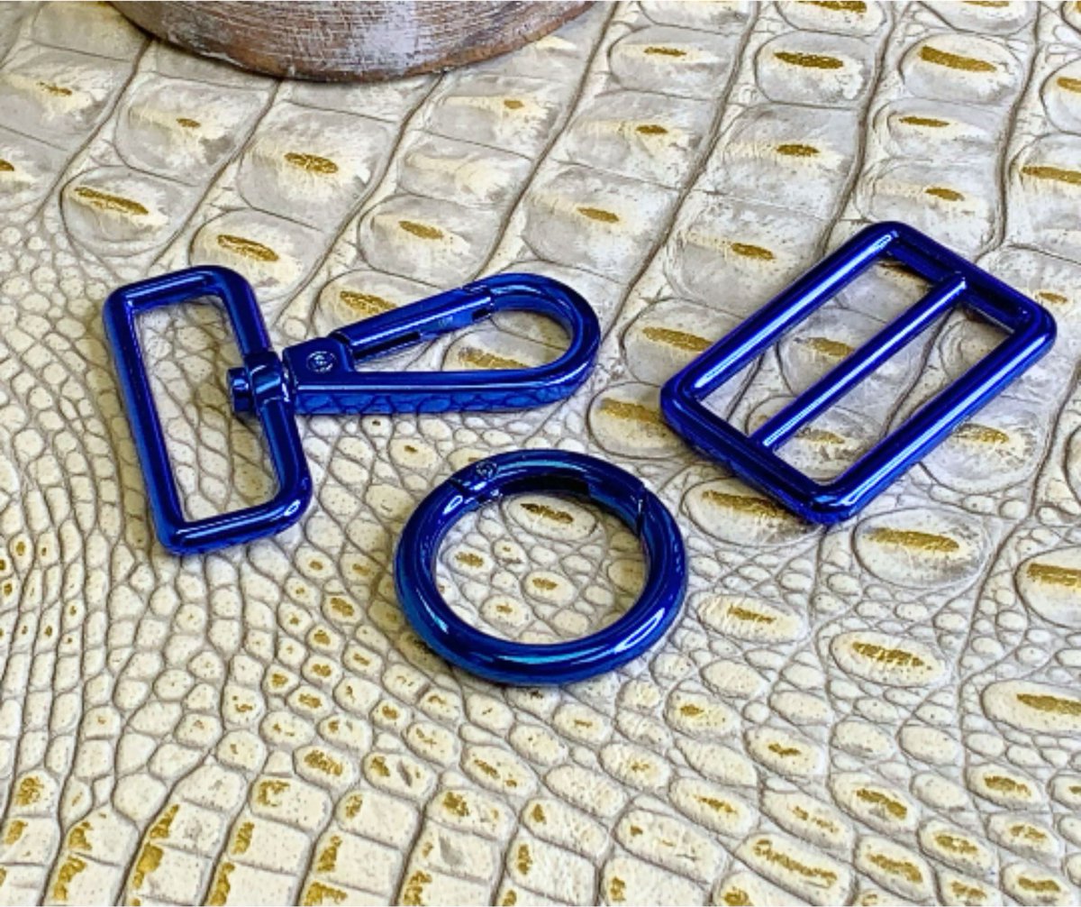 GNStrumberger's tweet image. I love unique bag and jewelry components. Can't tell you how many times others ask me "where did you get that?" when I carry one of my hand crafted bags. I started creating my own when I couldn't find anything I liked in the Shops.