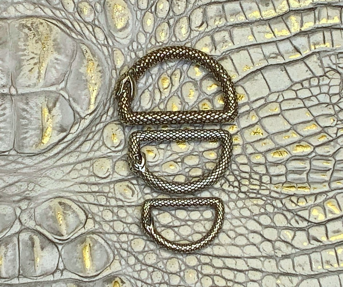 GNStrumberger's tweet image. I love unique bag and jewelry components. Can't tell you how many times others ask me "where did you get that?" when I carry one of my hand crafted bags. I started creating my own when I couldn't find anything I liked in the Shops.