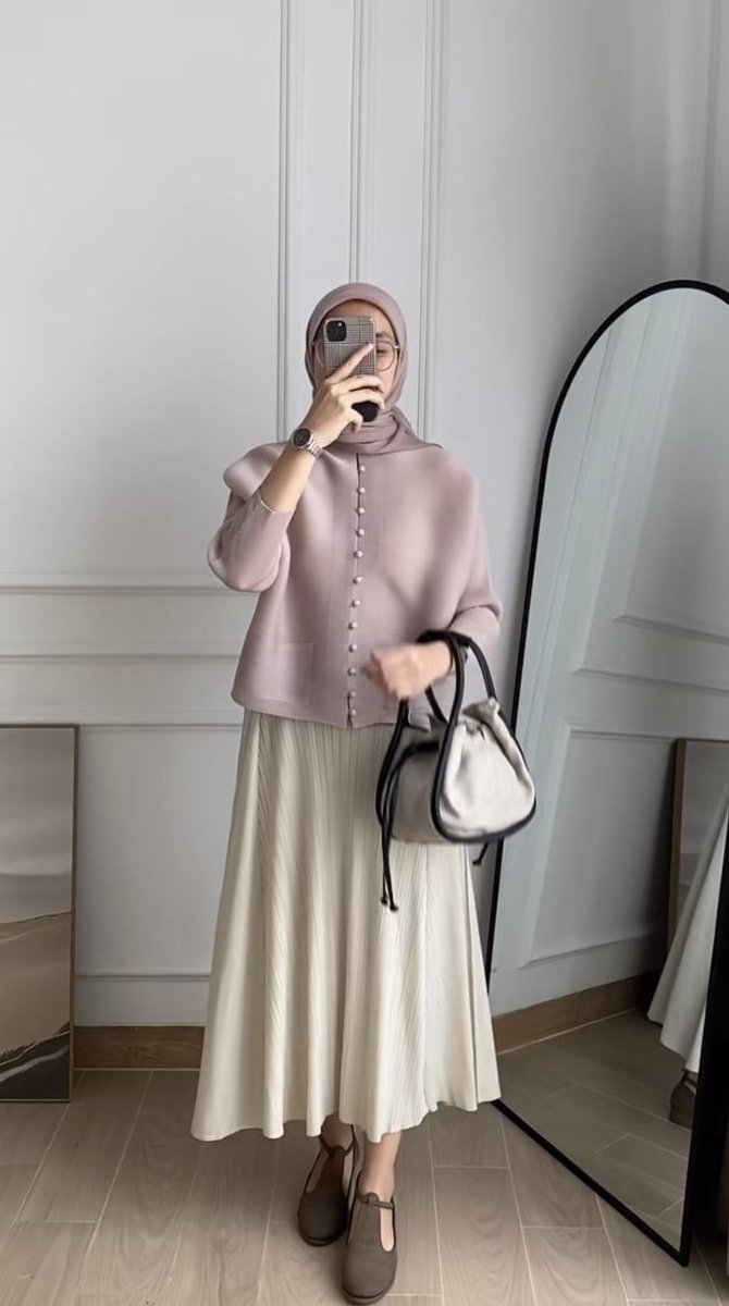 btflfairy's tweet photo. clean outfit yang bisa banget di pakai acara formal/non formal😻🫶🏻 https://t.co/mI0bIaaVYa