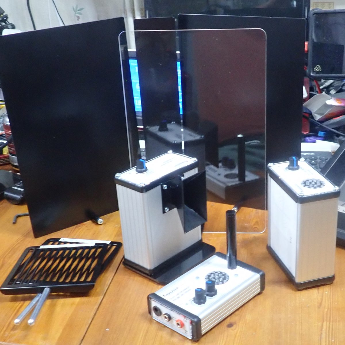 My new <a href="/Lascells/">Lascells</a> microwave kit has arrived. Now, we will be able to do a new range of experiments on microwave reflection, refraction, and polarisation. Although expensive, investing in a kit like this helps the students learn and remember new concepts in Physics.