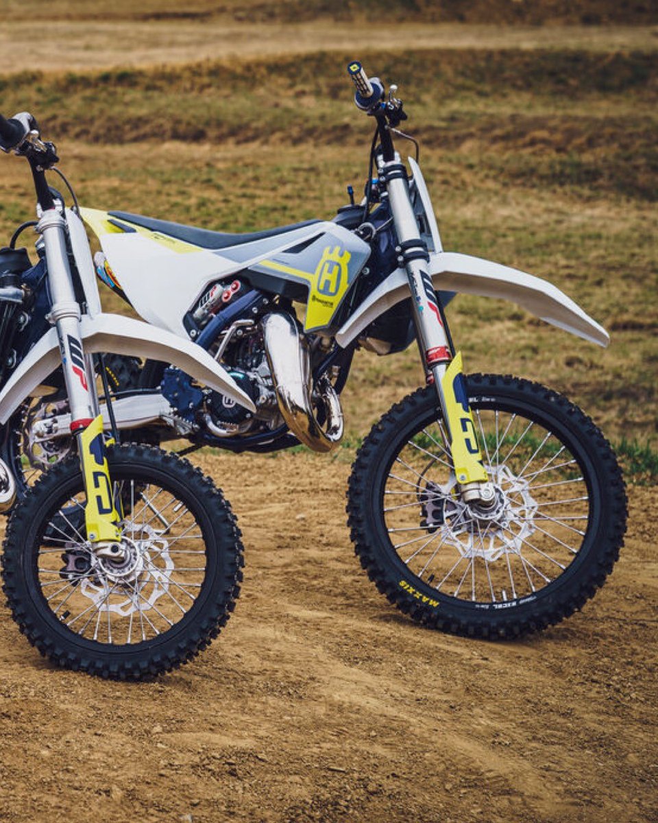 HQV_MotoUK's tweet photo. Available in two different wheel sizes, our TC 85 offers the perfect bridge when you've outridden your TC 65 but are yet to graduate to the TC 125.💨
Find out more: https://t.co/Rse0jfaISd
#Husqvarna #RideHusqvarna #GoRide #TC85 #Motocross #Kids #MiniMotocross #TwoStrokeTuesday https://t.co/ccoddBJ5ML