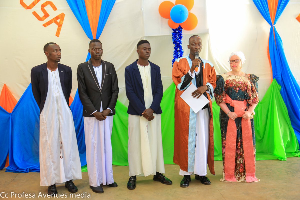 Abavubuka ng'abakulembeze ab'aleero n'enkya, muteekwa okutunuulira ebisoomoozo bye tulina ng'Eggwanga mu binogere eddagala; obwavu, ebbula ly'emirimu, enguzi, enfuga etagoberera amateeka n'ebirala.  <a href="/BugandaKingdom_/">Buganda Kingdom</a> <a href="/NKOBAZAMBOGONEC/">NKOBAZAMBOGO NEC</a>