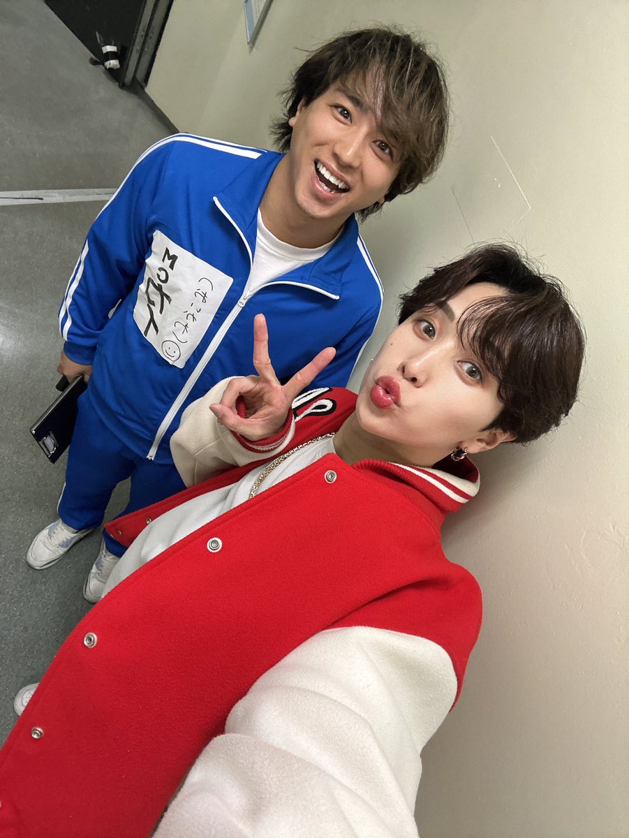 kai_newstyle's tweet photo. 本日はシンセレ💥💥

皆良いライブだったなぁ
俺も刺激もらえるなぁ

今日も
ありがとうございました😆！

MEY:DAY 今日もカイの名前で
滑ってたので全員ジャージ決定！！
(名前使ってくれてありがとう)

かずまとケイが
仲良くしてくれました🙋‍♂️📸 https://t.co/X46Ugx4yTV