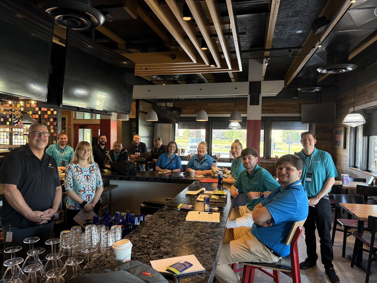 Its a Great Morning when we get to spend time in the restaurant with our Best in Class Facilities Team! Inspiring Ownership with our Newest GMs 🎉 #ChilisElevate #ChilisLove