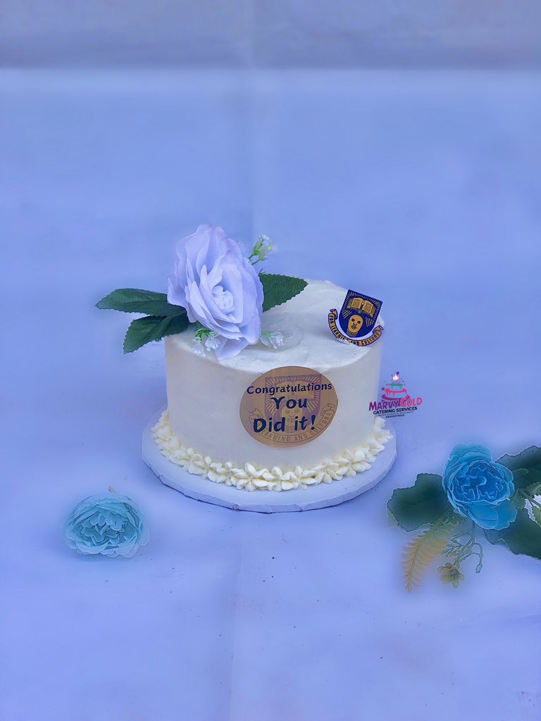 Marvy_Onicake's tweet photo. #oauconvocationcakeseries
#marvygoldcakes
#convocationcakes
#cakecakecake
#cakesinife
#cakesinoau
#oaubaker
#marvyonicake https://t.co/c9eXiOP9ut