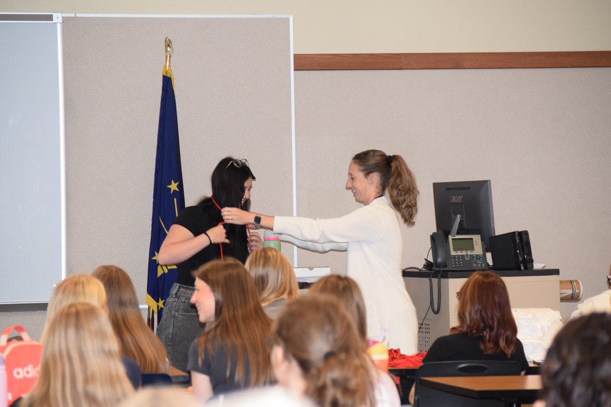 🎓🩺 Shoutout to our #PLTW Biomedical students!
White coats awarded to those completing all 4 courses + internships 👏
Red cords to those who crushed the first 3!
Future healthcare leaders in the making. 🔬🙌
#WhiteCoatCeremony #STEM #StudentSuccess