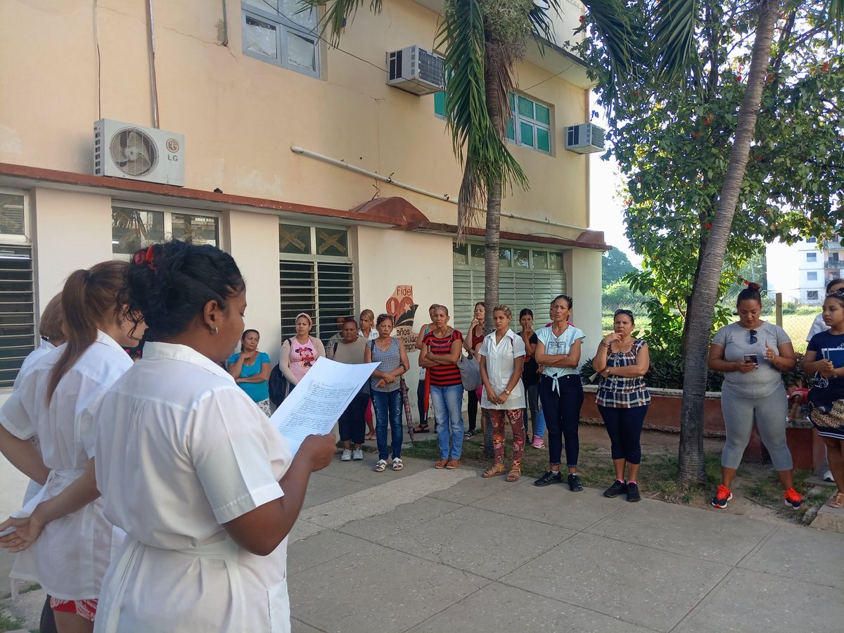 OlgaBorgPoli3's tweet photo. #DeCaraAlSol este 19 de Mayo en toda #Cuba para recordar y rendir tributo al Héroe Nacional.
Matutino Policlínico 3 René Vallejo Ortíz Manzanillo
@DtoraDpsGranma #DmsManzanillo
#DPSGranma #MartíVive 
#DíaMundialDelMédicoDeFamilia https://t.co/ijyoiQ6TXe